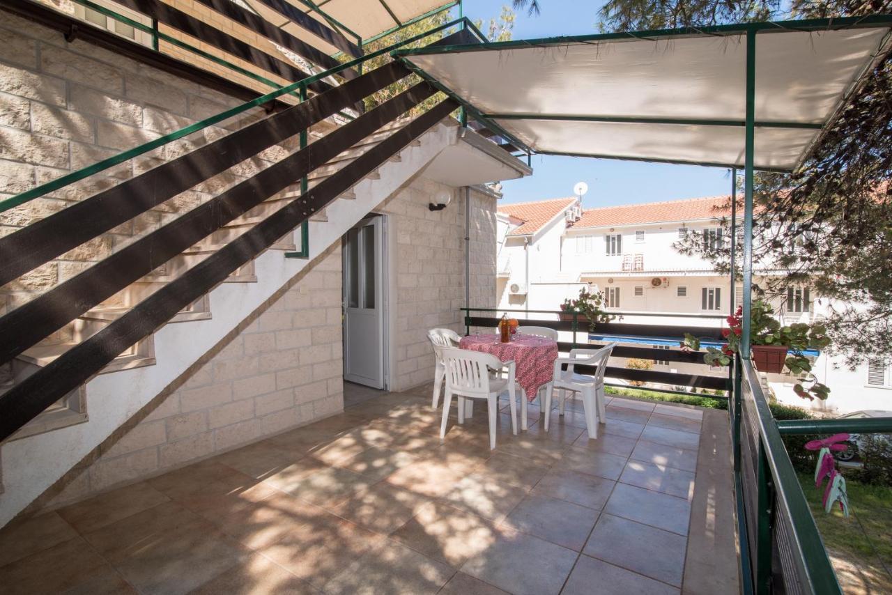 Apartments Pinija Supetar Zewnętrze zdjęcie