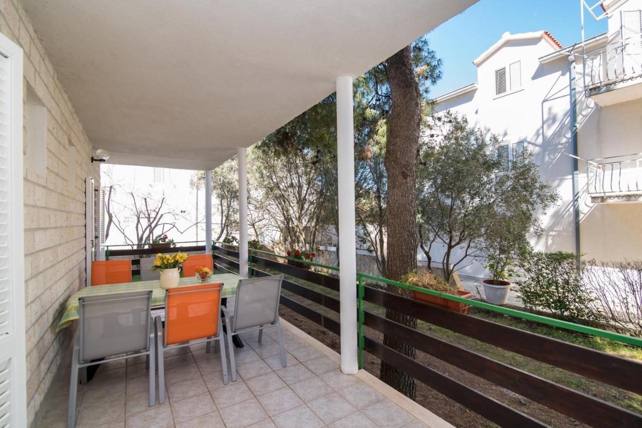 Apartments Pinija Supetar Zewnętrze zdjęcie