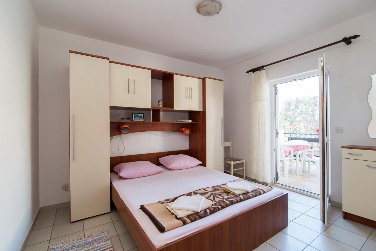 Apartments Pinija Supetar Zewnętrze zdjęcie