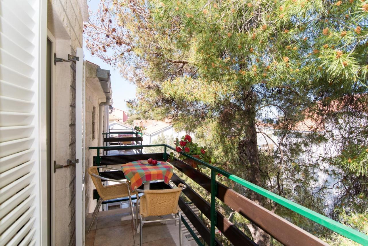 Apartments Pinija Supetar Zewnętrze zdjęcie