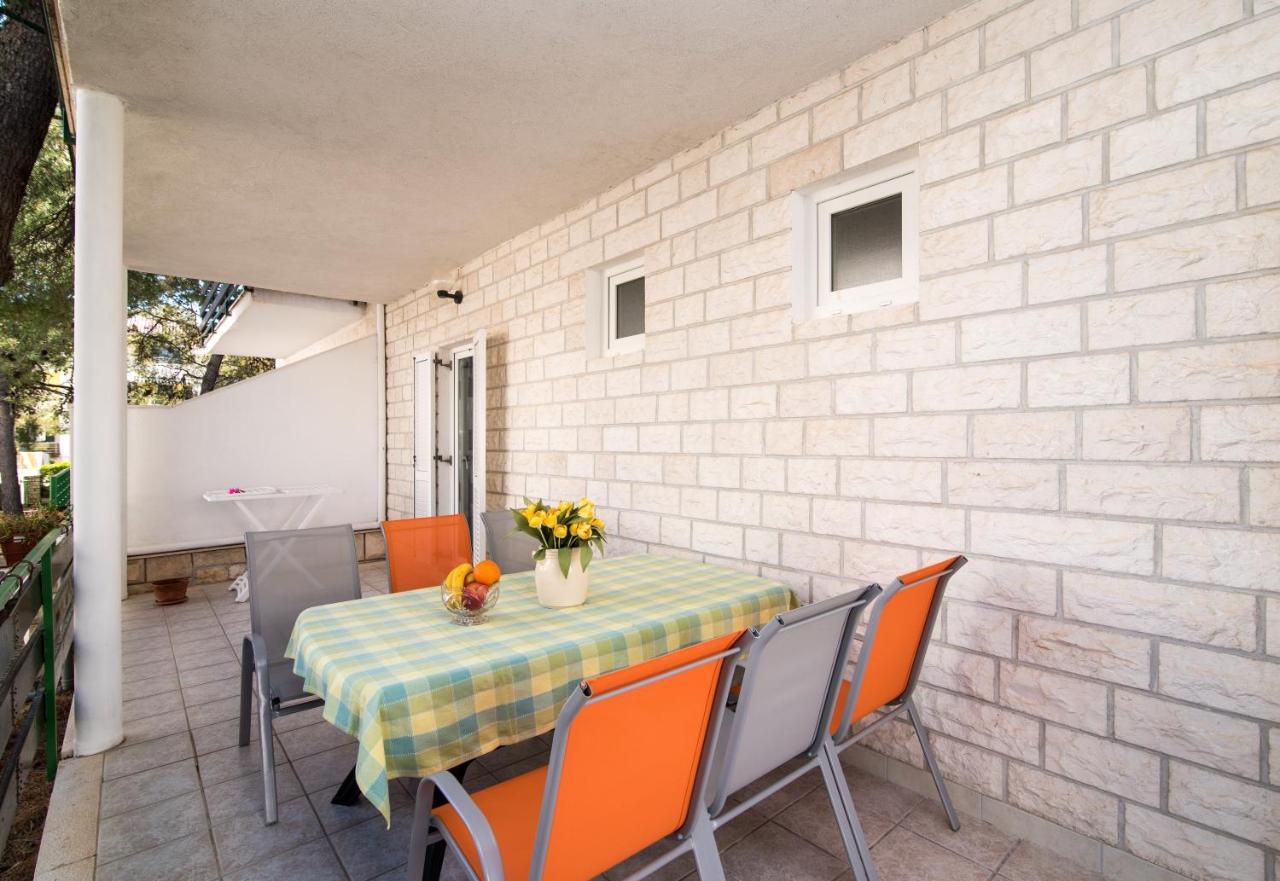 Apartments Pinija Supetar Zewnętrze zdjęcie