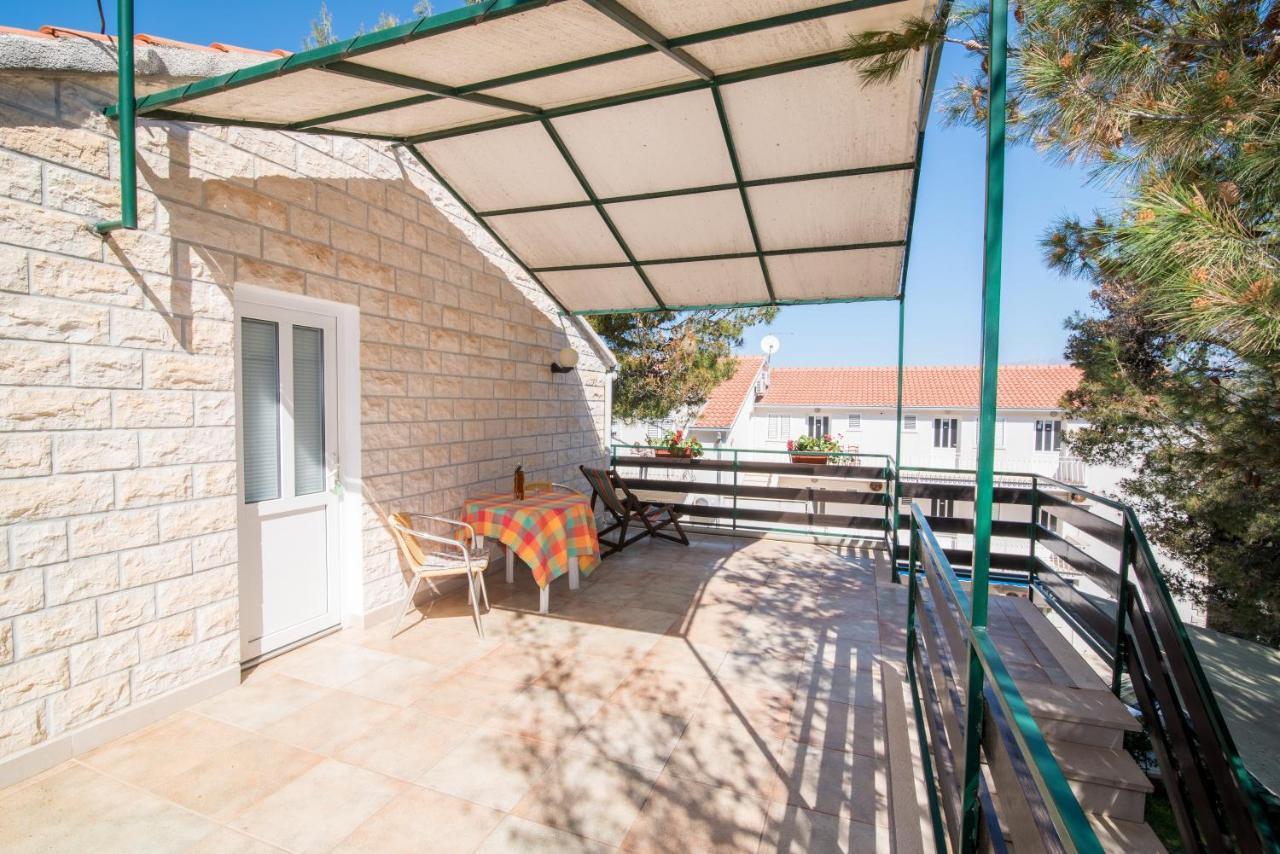 Apartments Pinija Supetar Zewnętrze zdjęcie