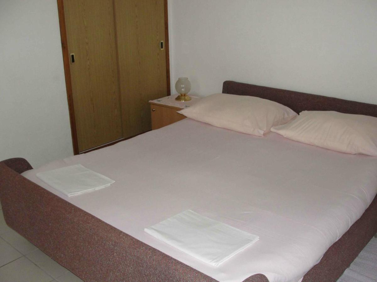 Apartments Pinija Supetar Zewnętrze zdjęcie