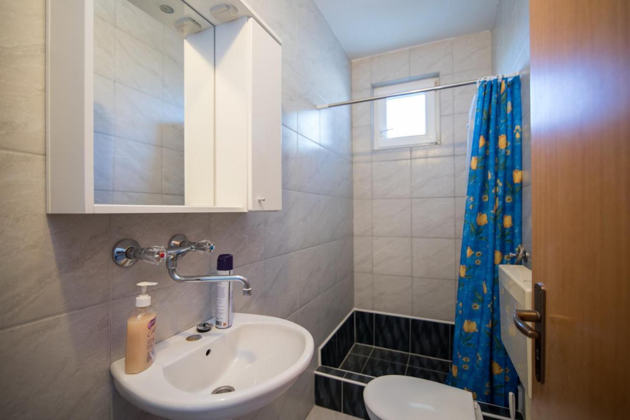 Apartments Pinija Supetar Zewnętrze zdjęcie