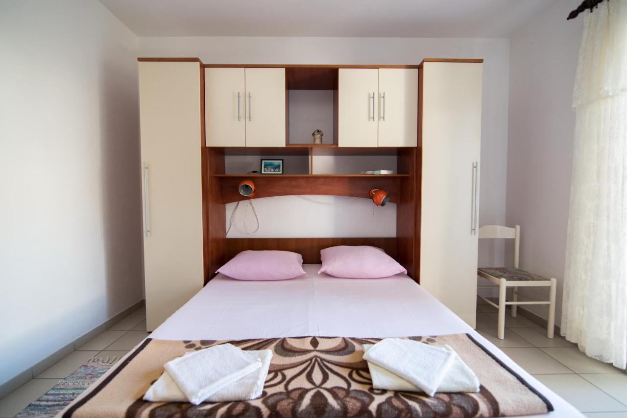 Apartments Pinija Supetar Zewnętrze zdjęcie